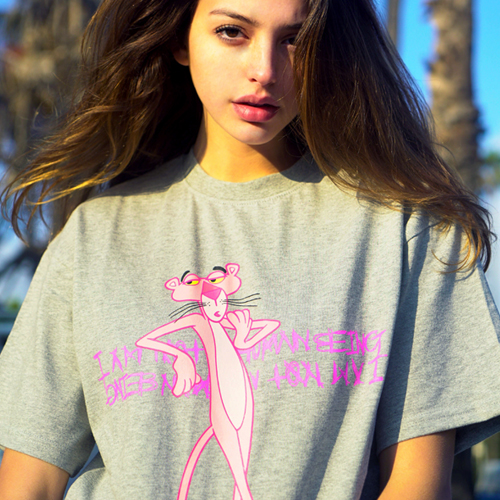 [아임낫어휴먼비잉] [PPXHB] Pink Panther Leaning Against Our Logo T-Shirt - Gray